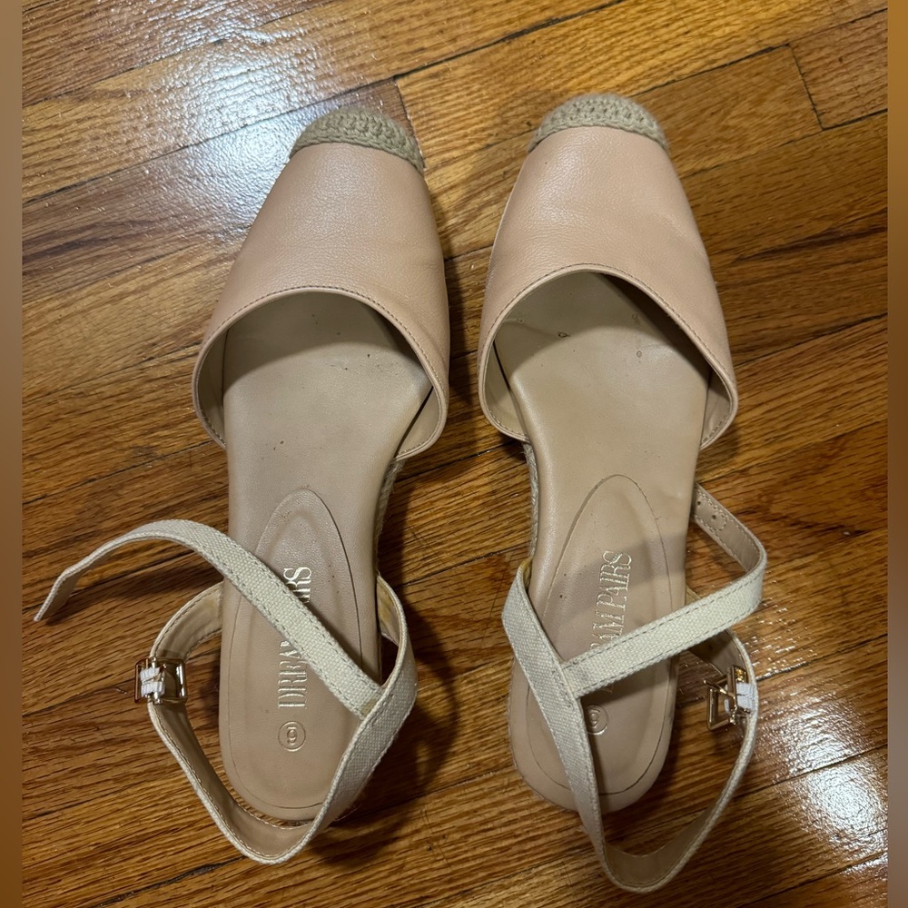 Low feel espadrilles in beige